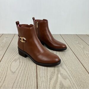 Tommy Hilfiger Women's Imiera Metal Logo Ankle Boots 6.5M Medium Natural $119